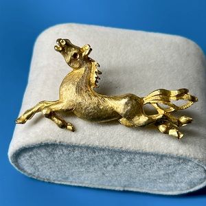 🖤Vtg Goldtone horse brooch